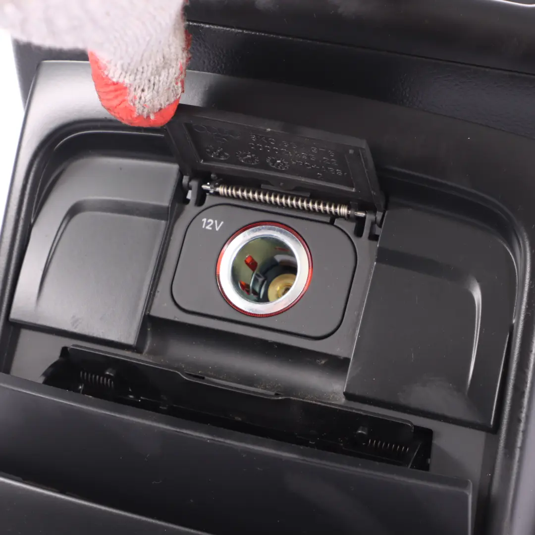 Kratka Wlotu Powietrza Panel Konsoli Środkowe Tył do Audi A5 8T o numerze 8K0819203J Audi A5 8T Kratka Wlotu Powietrza Panel Konsoli Środkowe Tył - SKU 8K0819203J-2 - Numer Części 8K0819203J