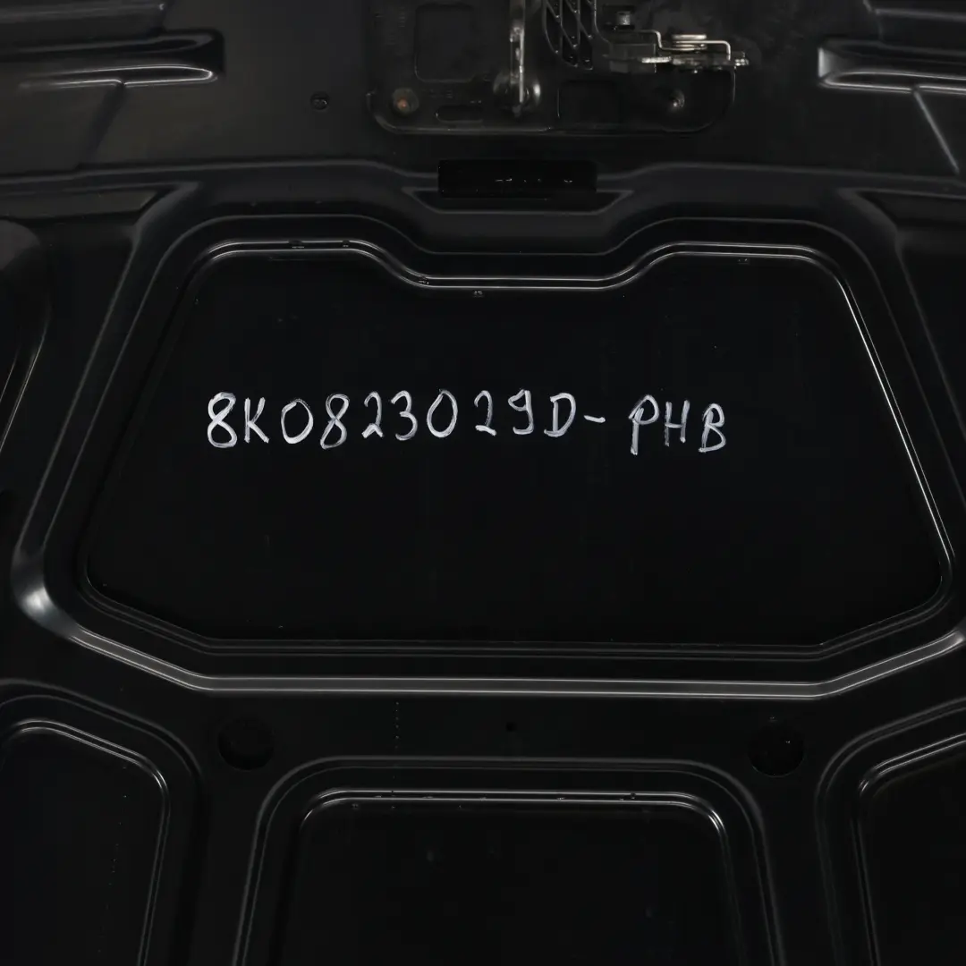 Maska Pokrywa Silnika Phantom Black - Z9Y do Audi A4 B8 o numerze 8K0823029D Audi A4 B8 Maska Pokrywa Silnika Phantom Black - Z9Y - SKU 8K0823029D-PHB - Numer Części 8K0823029D