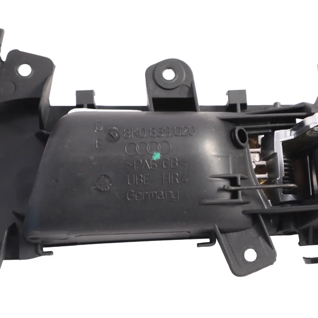 Maniglia Interna Porta Trim Posteriore Destra Laterale per Audi A4 B8 con numero di parte 8K0839020E Audi A4 B8 Maniglia Interna Porta Trim Posteriore Destra Laterale - SKU 8K0839020D - Numero di parte 8K0839020E