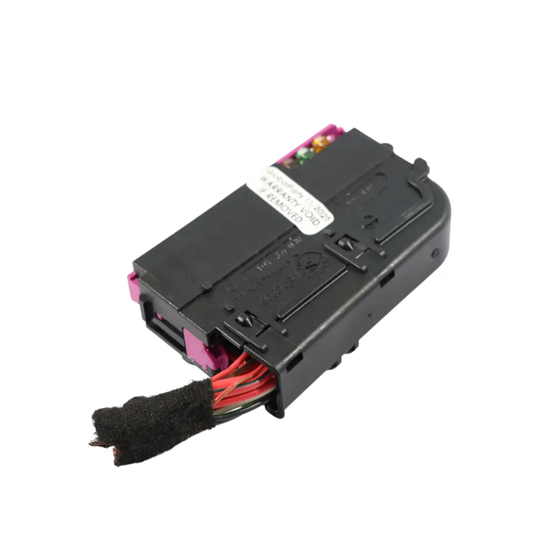 Fuse Box Relay Module Connector Plug to Audi A4 B8 A5 8T A6 C7 Q5 8R with Part number 8K0937501 Audi A4 B8 A5 8T A6 C7 Q5 8R Fuse Box Relay Module Connector Plug - SKU 8K0937501 - Part number 8K0937501