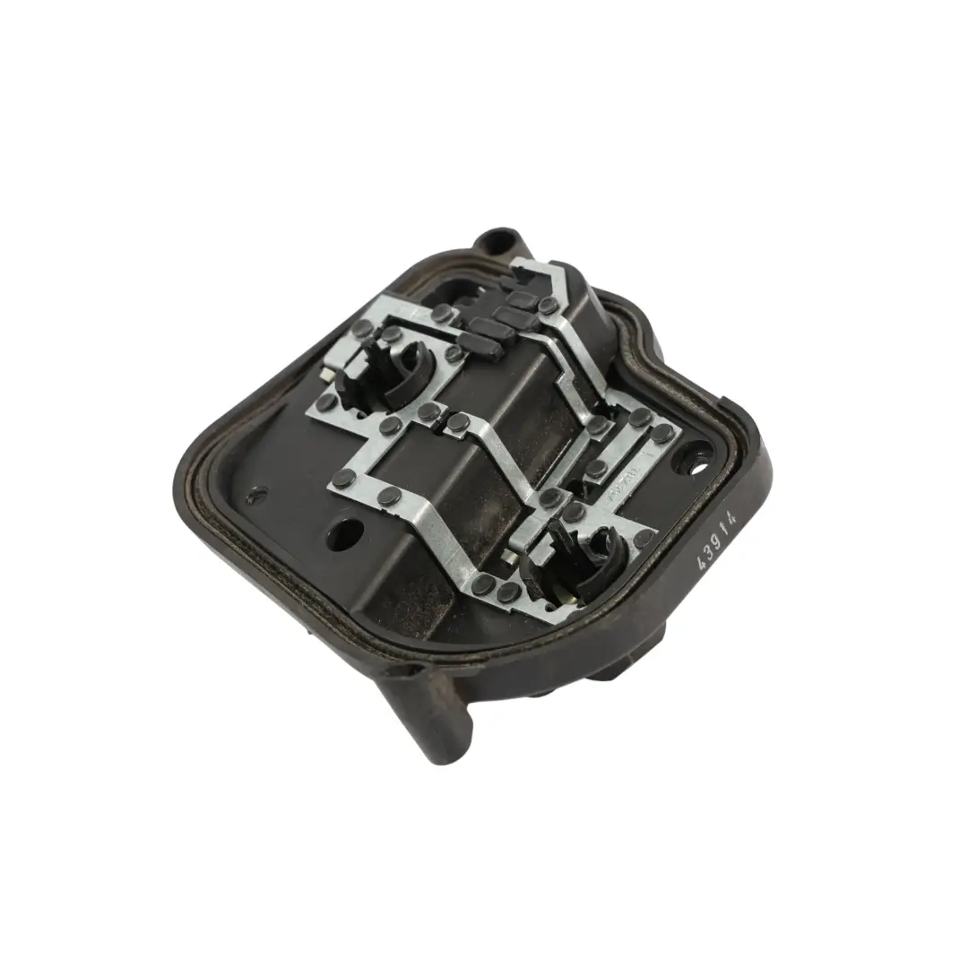 Audi A4 B8 Support Intérieur D'Ampoule De Hayon Arrière Gauche - SKU 8K5945257G - Numéro de pièce 8K5945257G