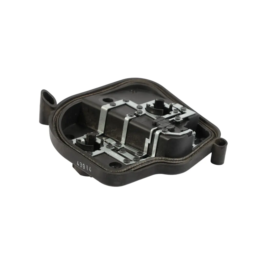 Support Intérieur D'Ampoule De Hayon Arrière Gauche pour Audi A4 B8 à propos du numéro de pièce 8K5945257G Audi A4 B8 Support Intérieur D'Ampoule De Hayon Arrière Gauche - SKU 8K5945257G - Numéro de pièce 8K5945257G