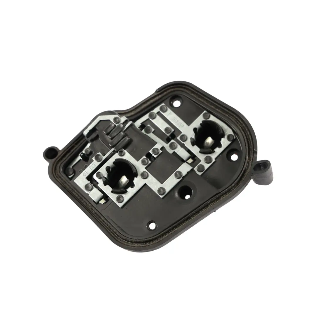Mocowanie Żarówki Tylnej Lampy Lewa Strona do Audi A4 B8 o numerze 8K5945257G Audi A4 B8 Mocowanie Żarówki Tylnej Lampy Lewa Strona - SKU 8K5945257G - Numer Części 8K5945257G
