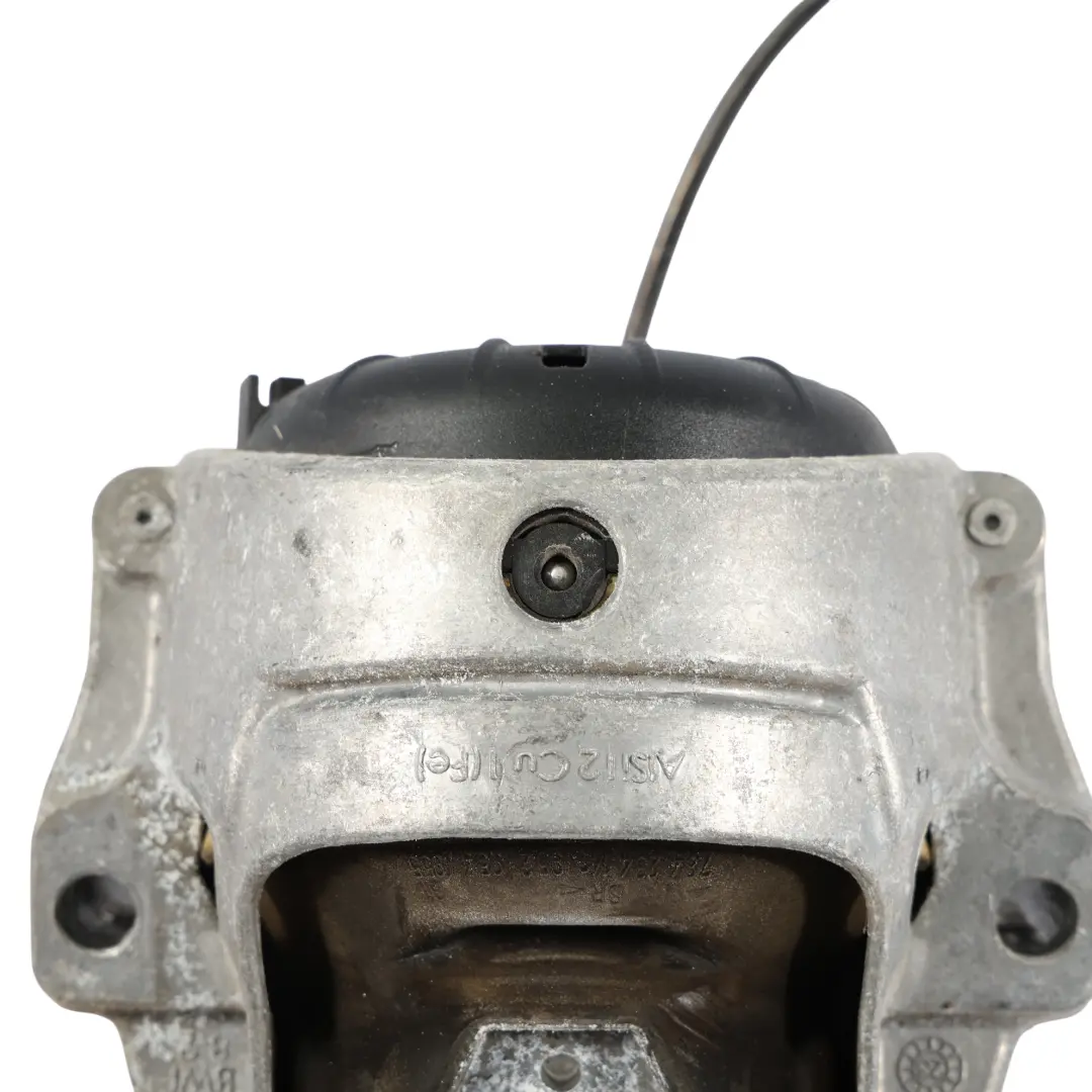 Halterung Träger Rechts für Porsche Macan 95B Motor mit Teilenummer 8R0199381AQ Porsche Macan 95B Motor Halterung Träger Rechts - SKU 8R0199381AQ - Teilenummer 8R0199381AQ