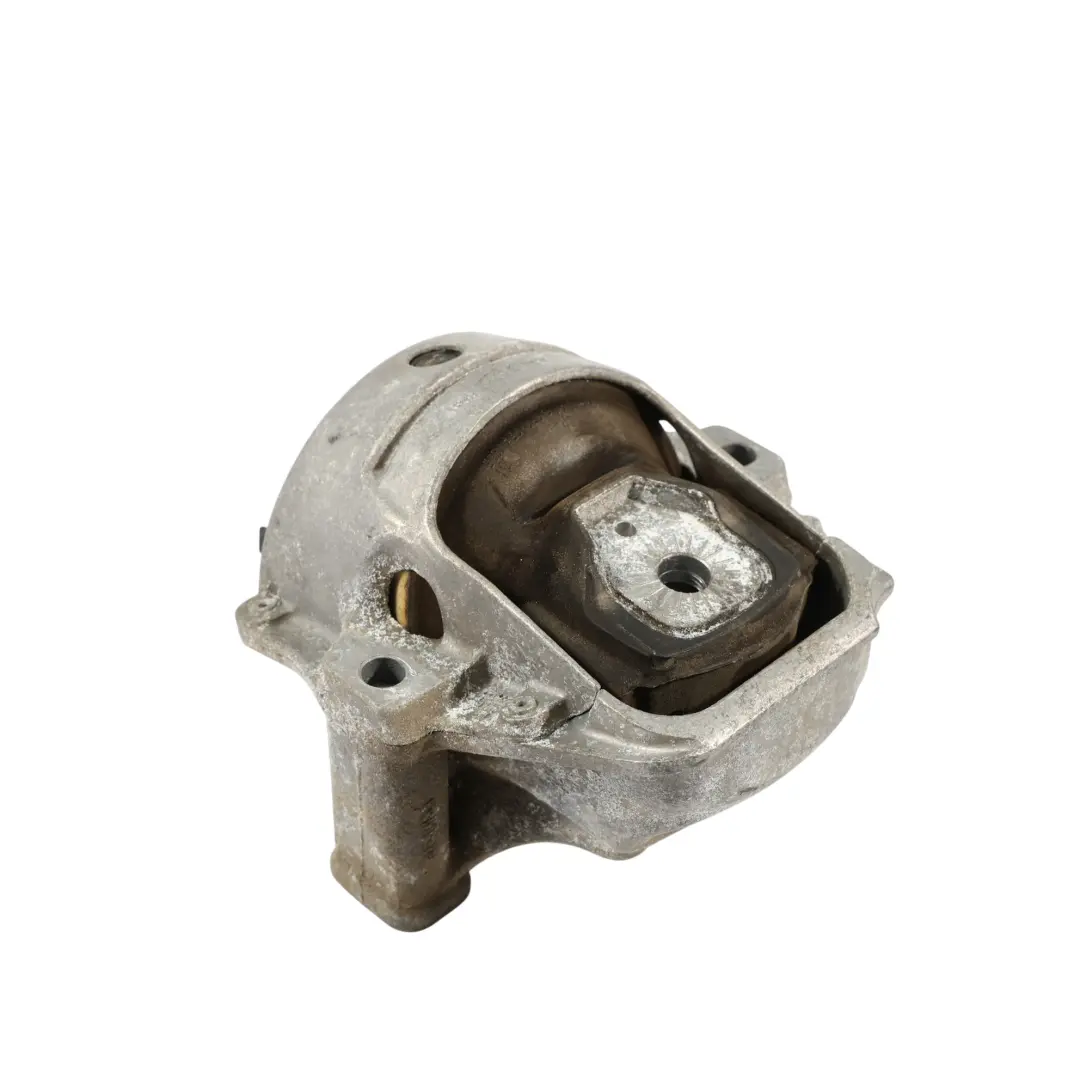 Supporto Staffa Di Montaggio Motore Destra per Porsche Macan 95B con numero di parte 8R0199381AQ Porsche Macan 95B Supporto Staffa Di Montaggio Motore Destra - SKU 8R0199381AQ - Numero di parte 8R0199381AQ