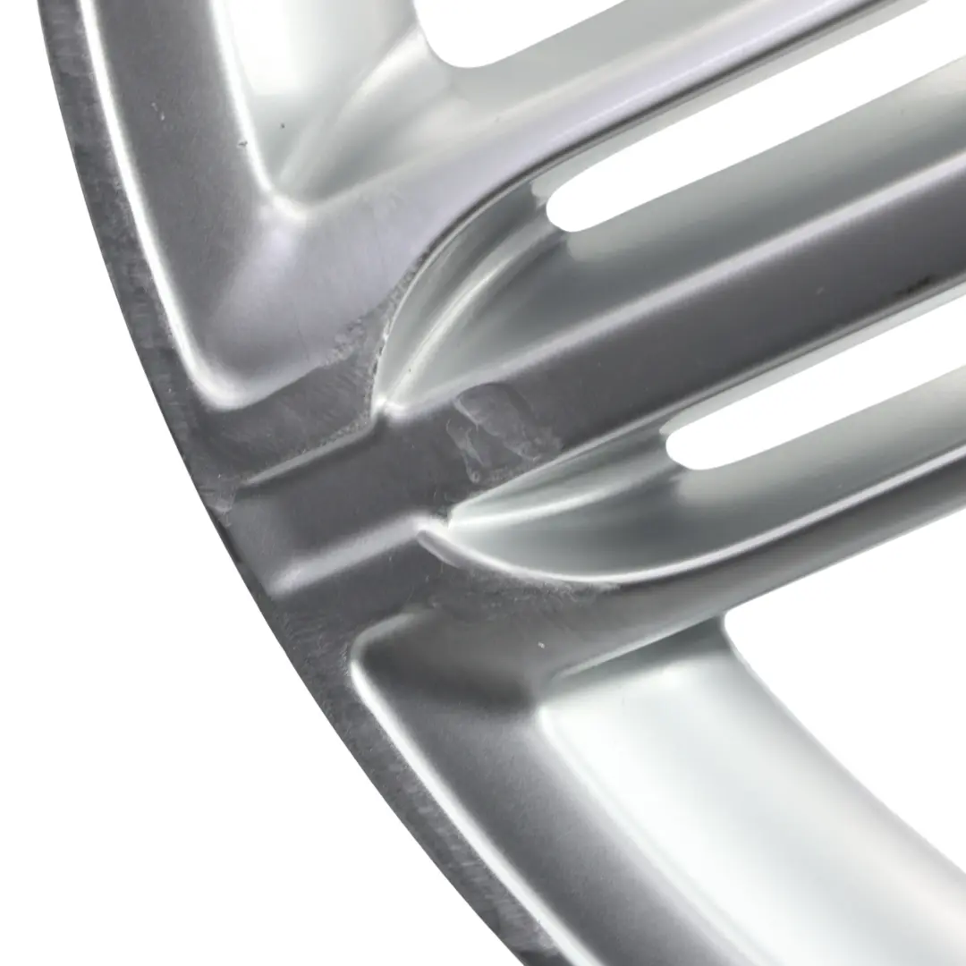 Jante Alliage Argent Clair 20" 8,5J ET:33 pour Audi Q5 8R à propos du numéro de pièce 8R0601025BJ Audi Q5 8R Jante Alliage Argent Clair 20" 8,5J ET:33 - SKU 8R0601025BJ-2 - Numéro de pièce 8R0601025BJ