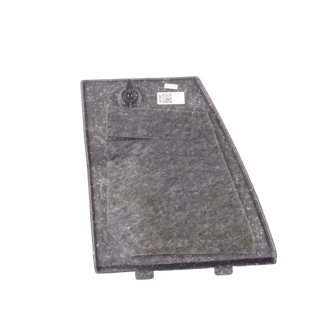 Tapa Enchufe Trasera Izquierda Alfombra Maletero para Audi Q5 8R con número de pieza 8R0863989 Audi Q5 8R Tapa Enchufe Trasera Izquierda Alfombra Maletero - SKU 8R0863989 - Número de pieza 8R0863989