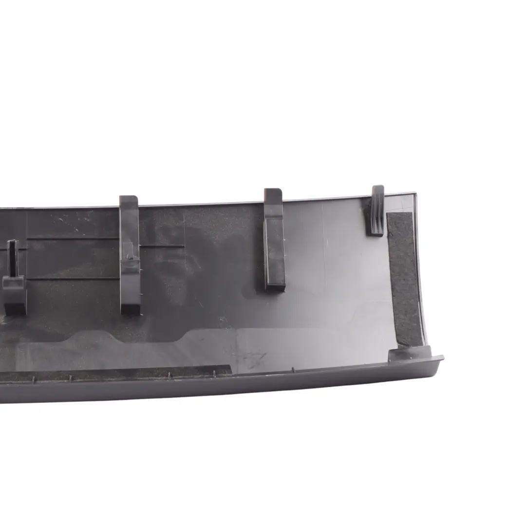 Modanatura Centrale Posteriore Tetto Pannello Nero per Audi Q5 8R con numero di parte 8R0867839B Audi Q5 8R Modanatura Centrale Posteriore Tetto Pannello Nero - SKU 8R0867839B - Numero di parte 8R0867839B