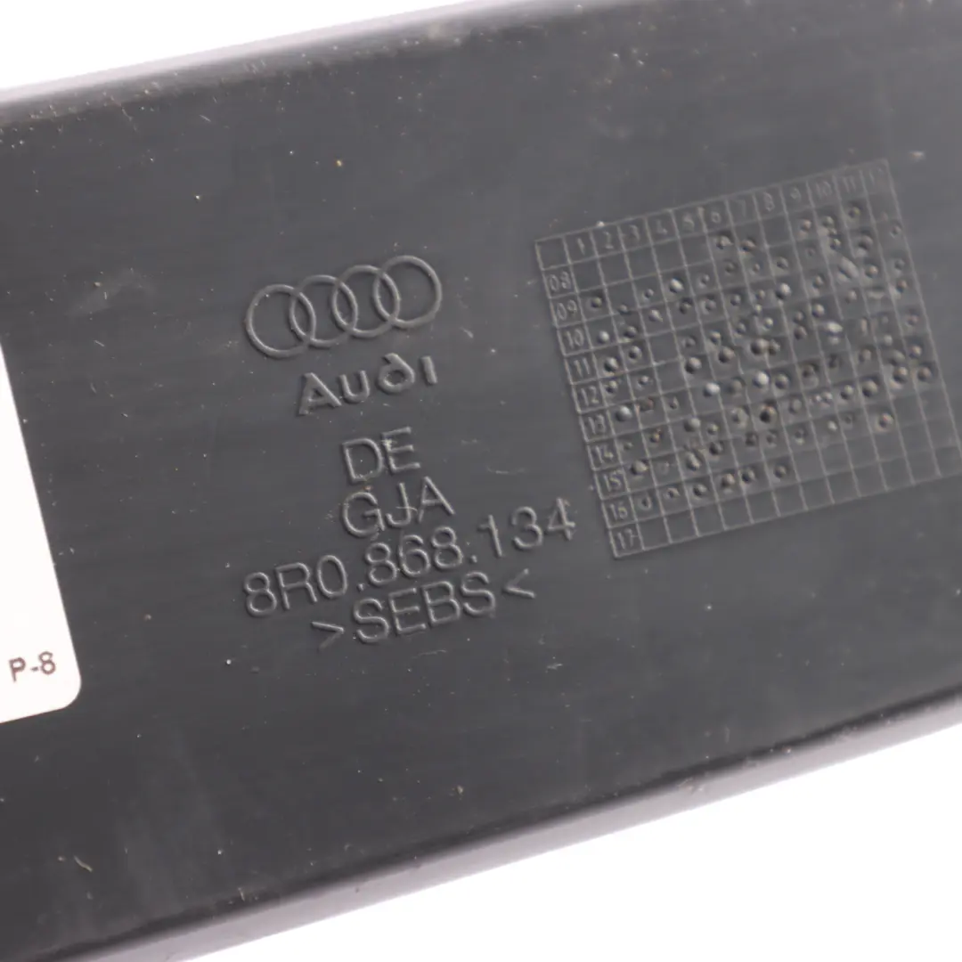 Audi Q5 8R Inserto Goma Almacenamiento Puerta Delantera Derecha - SKU 8R0868134 - Número de pieza 8R0868134