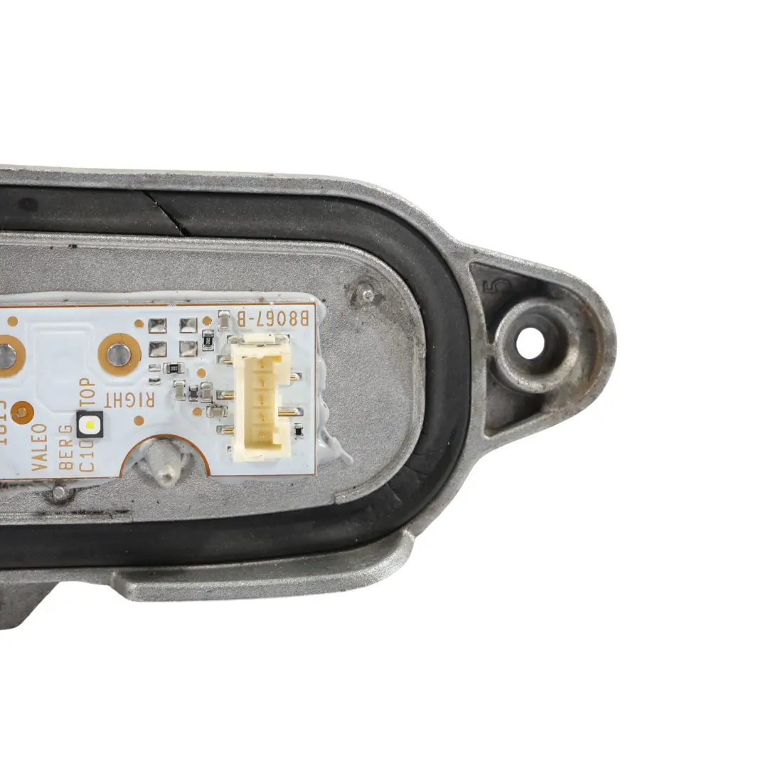 DRL LED Moduł Sterownik Oświetlenia Prawa Strona do Audi Q5 8R o numerze 8R0941476B Audi Q5 8R DRL LED Moduł Sterownik Oświetlenia Prawa Strona - SKU 8R0941476B - Numer Części 8R0941476B