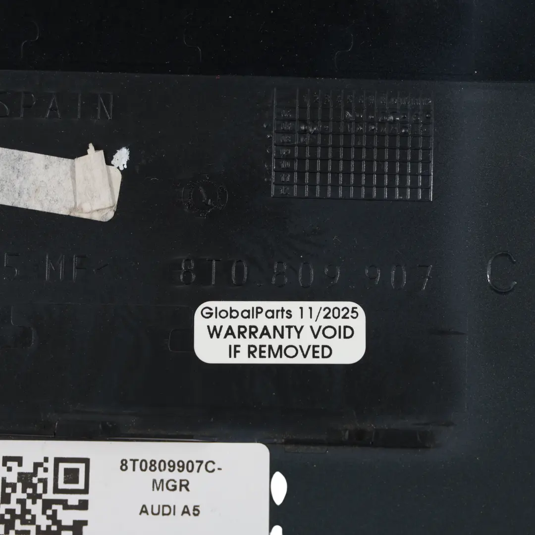 Cache De Trappe Carburant Gris Météore Nacré Métallisé Z7H pour Audi A5 8T à propos du numéro de pièce 8T0809907C Audi A5 8T Cache De Trappe Carburant Gris Météore Nacré Métallisé Z7H - SKU 8T0809907C-MGR - Numéro de pièce 8T0809907C