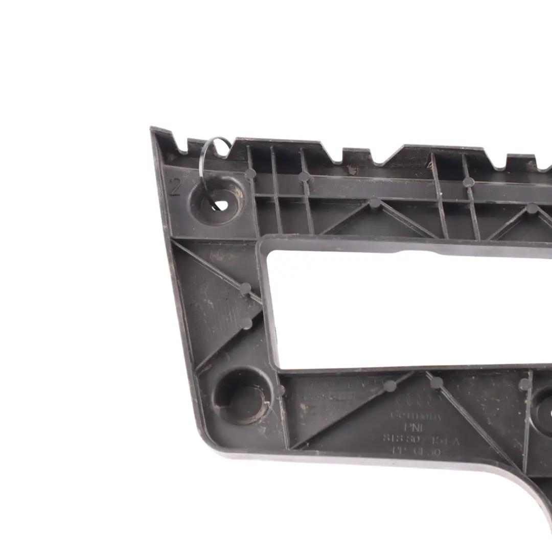 Paraurti Posteriore Guida Supporto Rivestimento Destro per Audi A5 8T con numero di parte 8T8807454A Audi A5 8T Paraurti Posteriore Guida Supporto Rivestimento Destro - SKU 8T8807454A - Numero di parte 8T8807454A