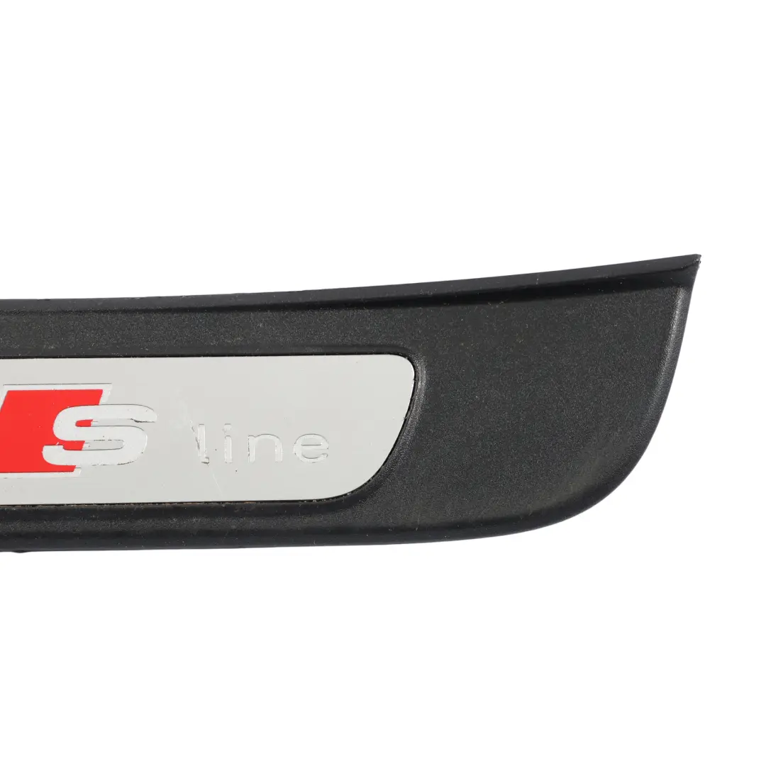 Fascia Copertura Ingresso Ingresso Posteriore Sinistra per Audi A5 8T con numero di parte 8T8853375B Audi A5 8T Fascia Copertura Ingresso Ingresso Posteriore Sinistra - SKU 8T8853375B - Numero di parte 8T8853375B