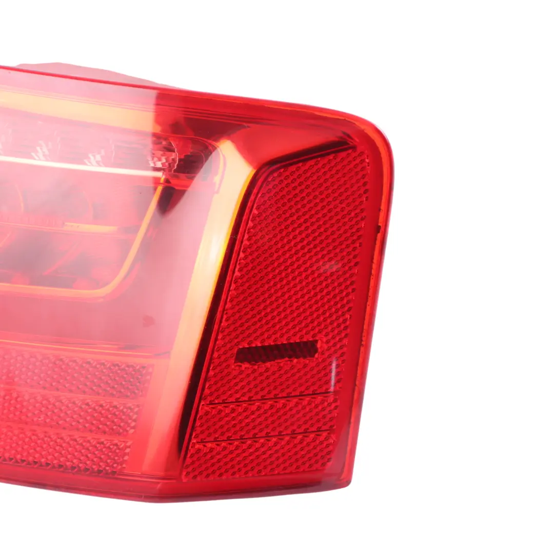 Rücklicht Lampe Seite Panel Außen LED Rechts für Audi A5 8T mit Teilenummer 8T8945096F Audi A5 8T Rücklicht Lampe Seite Panel Außen LED Rechts - SKU 8T8945096F - Teilenummer 8T8945096F