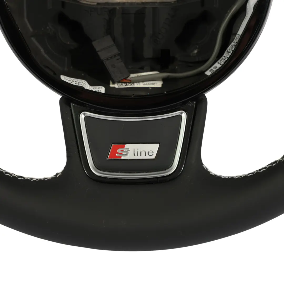 NUOVO Pelle Nera Fili Bianchi per Audi Q3 8U Volante S Line con numero di parte 8U0419091R Audi Q3 8U Volante S Line NUOVO Pelle Nera Fili Bianchi - SKU 8U0419091R-1 - Numero di parte 8U0419091R