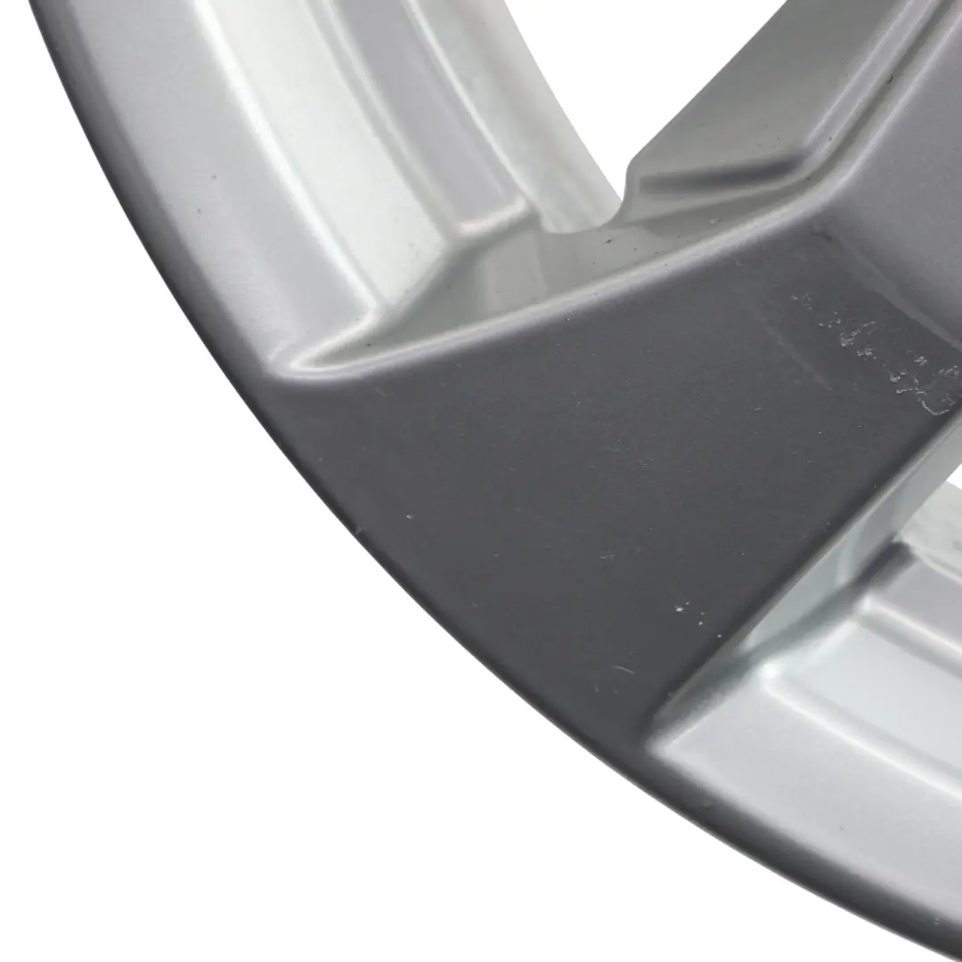 Srebrna Felga Aluminiowa 17" ET:51 7,5J do Audi A3 8V o numerze 8V0601025CT Audi A3 8V Srebrna Felga Aluminiowa 17" ET:51 7,5J - SKU 8V0601025CT-1 - Numer Części 8V0601025CT
