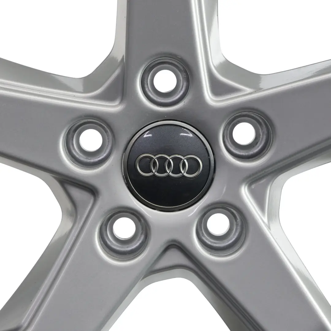 Audi A3 8V Jante argentée en alliage 17" ET:51 7,5J flèche l'étoile 8V0601025CT - SKU 8V0601025CT-2 - Numéro de pièce 8V0601025CT-2