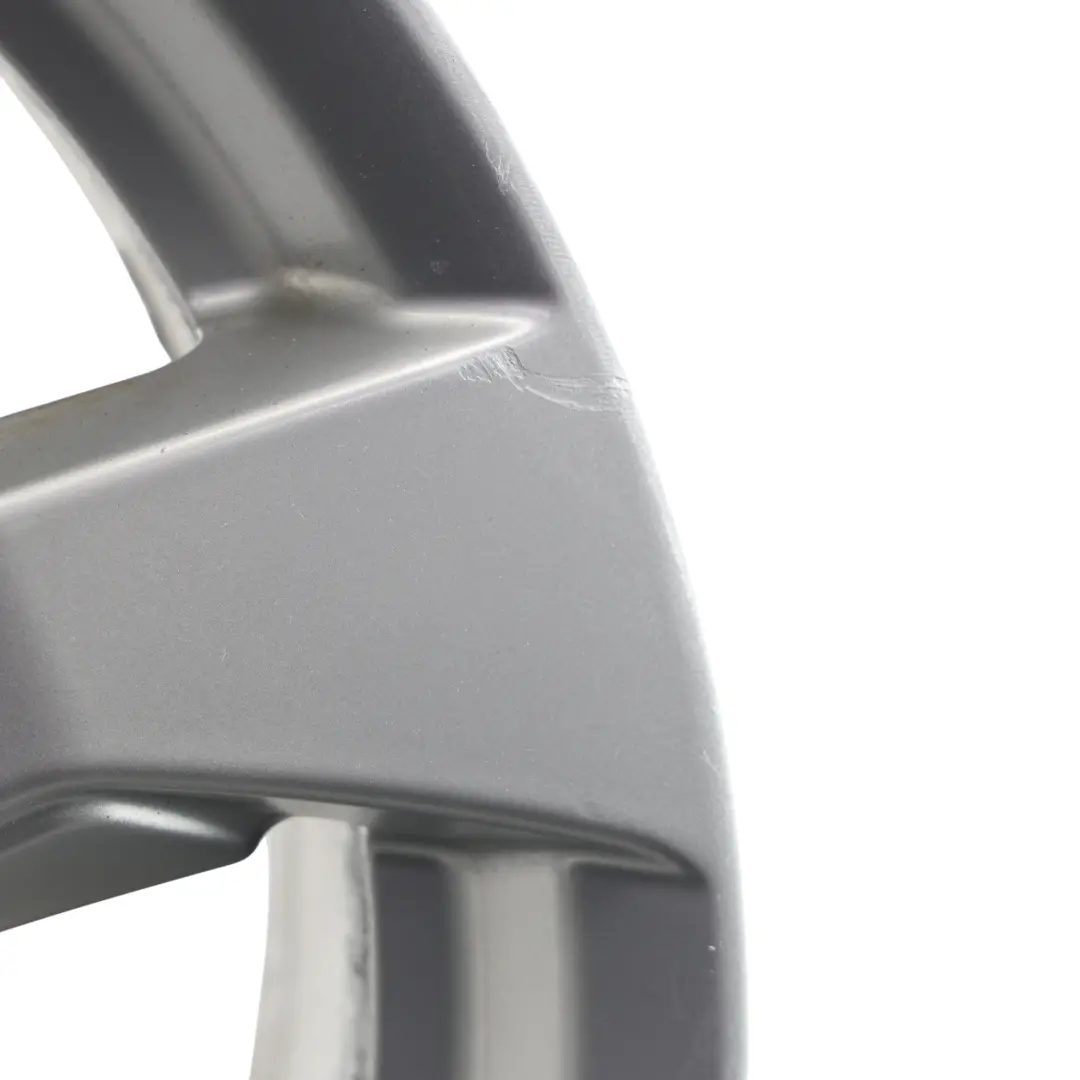 Jante argentée en alliage 17" ET:51 7,5J flèche l'étoile 8V0601025CT pour Audi A3 8V à propos du numéro de pièce 8V0601025CT-2 Audi A3 8V Jante argentée en alliage 17" ET:51 7,5J flèche l'étoile 8V0601025CT - SKU 8V0601025CT-2 - Numéro de pièce 8V0601025CT-2