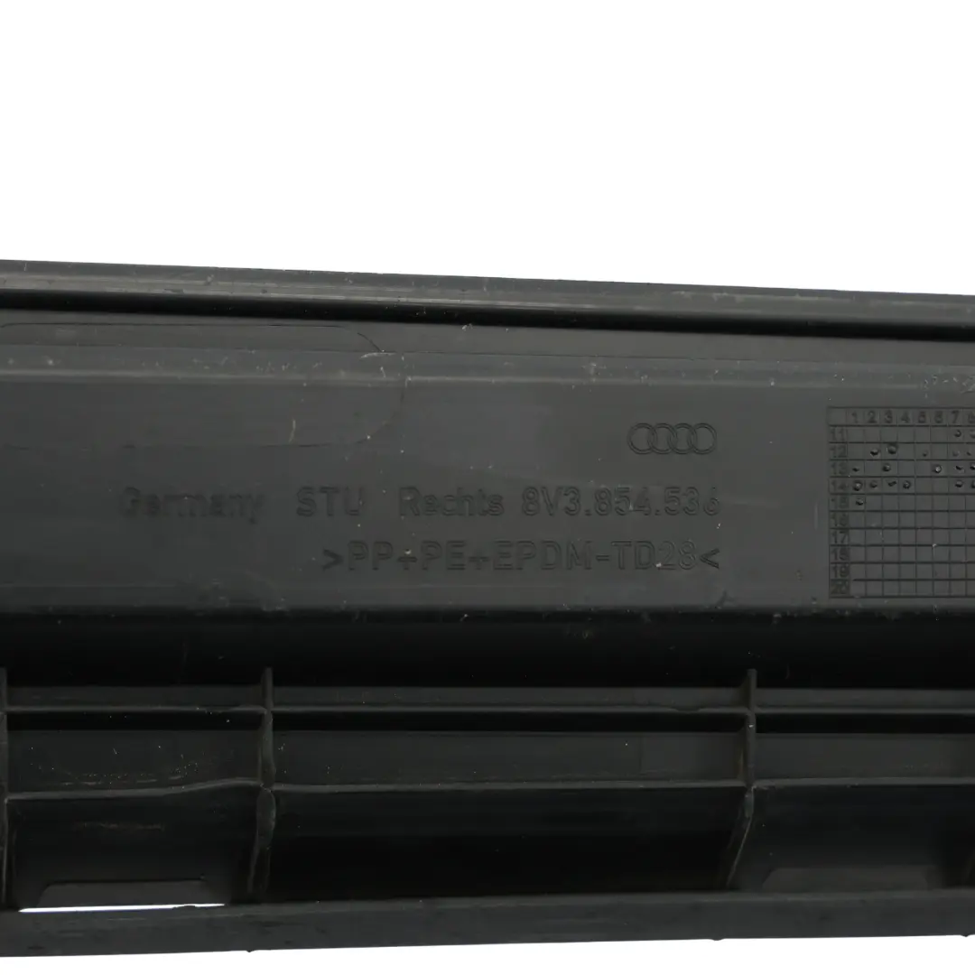 Moulure De Bande Latérale Droite pour Audi A3 8V Hatchback à propos du numéro de pièce 8V3854536 Audi A3 8V Hatchback Moulure De Bande Latérale Droite - SKU 8V3854536 - Numéro de pièce 8V3854536