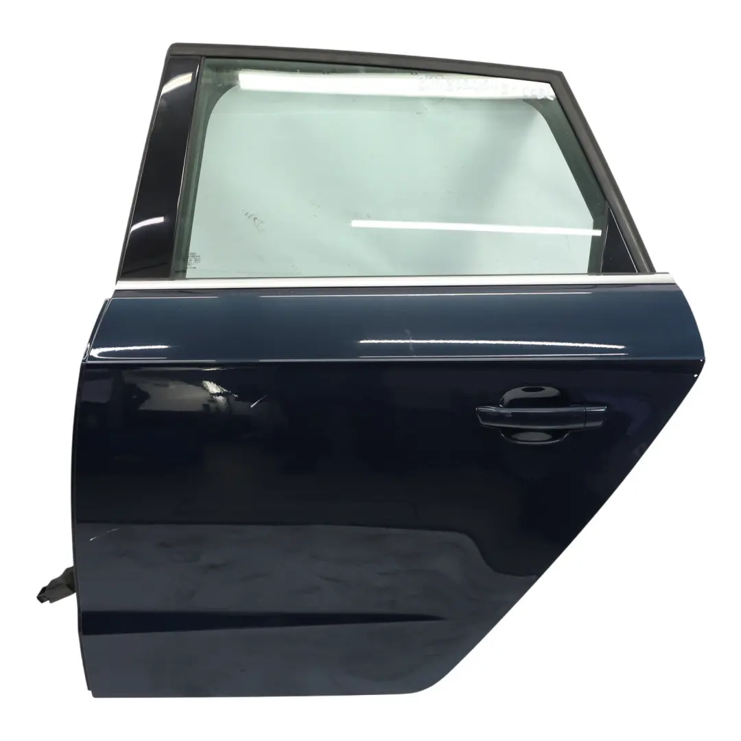 Sportback Drzwi Lewe Tylne Cosmos Blue Niebieski Metalik - X5E do Audi A3 8V o numerze 8V4833051B Audi A3 8V Sportback Drzwi Lewe Tylne Cosmos Blue Niebieski Metalik - X5E - SKU 8V4833051B-COBL - Numer Części 8V4833051B