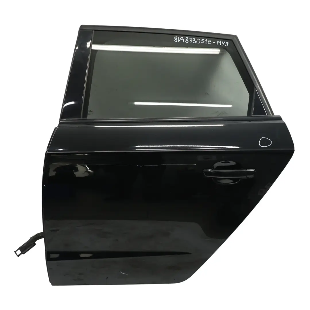 Sportback Porta Posteriore Sinistra Mythical Nero Metallizzato - Y9T per Audi A3 8V con numero di parte 8V4833051E Audi A3 8V Sportback Porta Posteriore Sinistra Mythical Nero Metallizzato - Y9T - SKU 8V4833051E-MYB - Numero di parte 8V4833051E