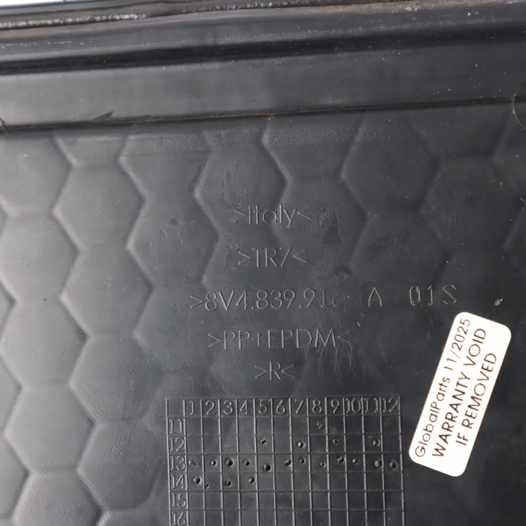 Sportback 5Dr Panel Interior De La Puerta Trasera Derecha para Audi A3 8V con número de pieza 8V4839916A Audi A3 8V Sportback 5Dr Panel Interior De La Puerta Trasera Derecha - SKU 8V4839916A - Número de pieza 8V4839916A