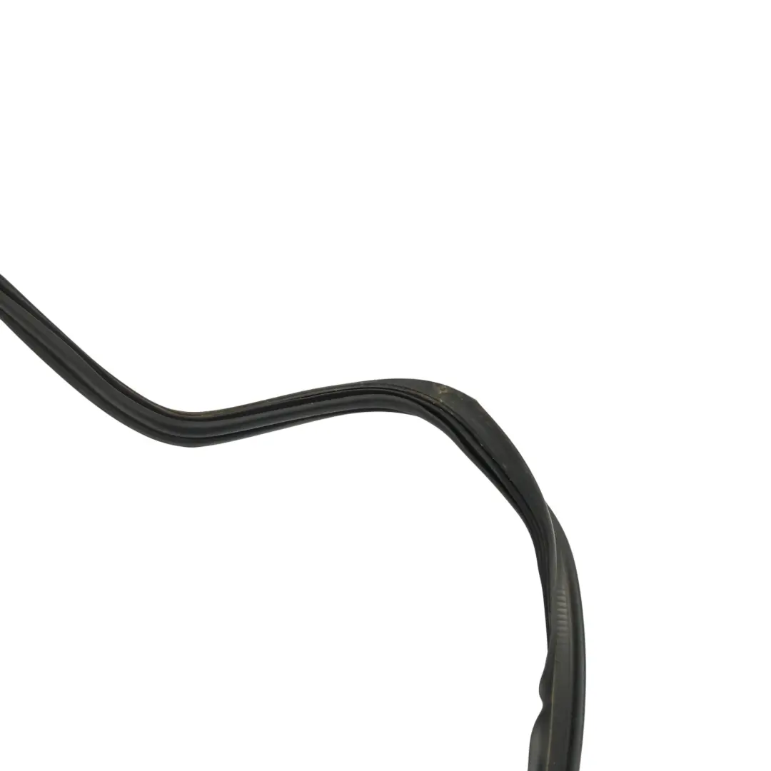 Trasero Bootlid Junta De Goma para Audi S3 8V Berlina Tailgate con número de pieza 8V5827705E Audi S3 8V Berlina Tailgate Trasero Bootlid Junta De Goma - SKU 8V5827705E - Número de pieza 8V5827705E