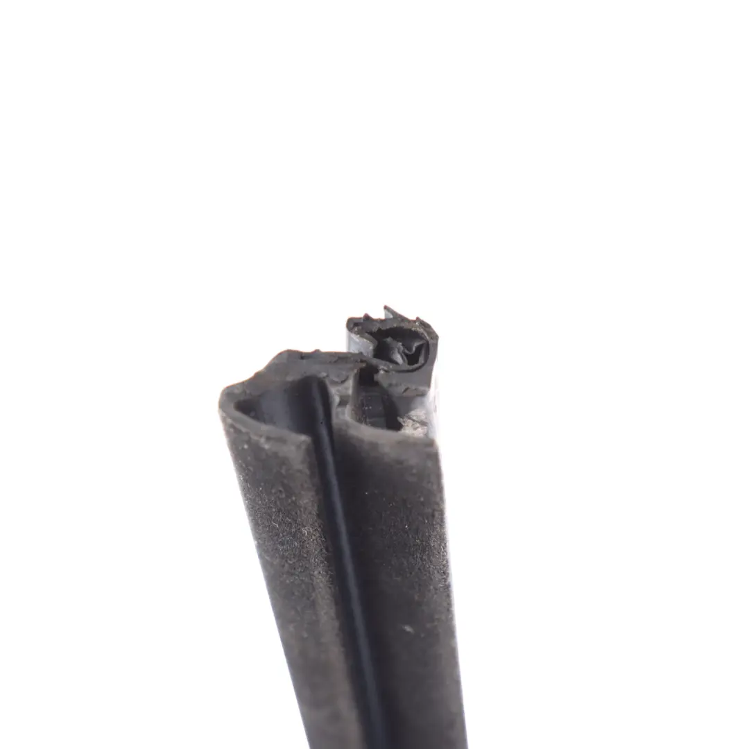 Joint D'Étanchéité Intérieur Vitre Porte Arrière Gauche pour Audi A3 8V à propos du numéro de pièce 8V5839479 Audi A3 8V Joint D'Étanchéité Intérieur Vitre Porte Arrière Gauche - SKU 8V5839479 - Numéro de pièce 8V5839479