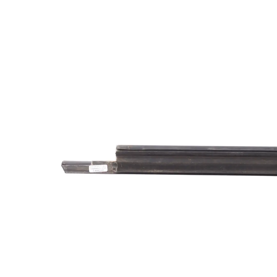 Finestrino Striscia Weatherstrip Porta Posteriore Sinistra per Audi A3 8V con numero di parte 8V5853763A Audi A3 8V Finestrino Striscia Weatherstrip Porta Posteriore Sinistra - SKU 8V5853763A - Numero di parte 8V5853763A