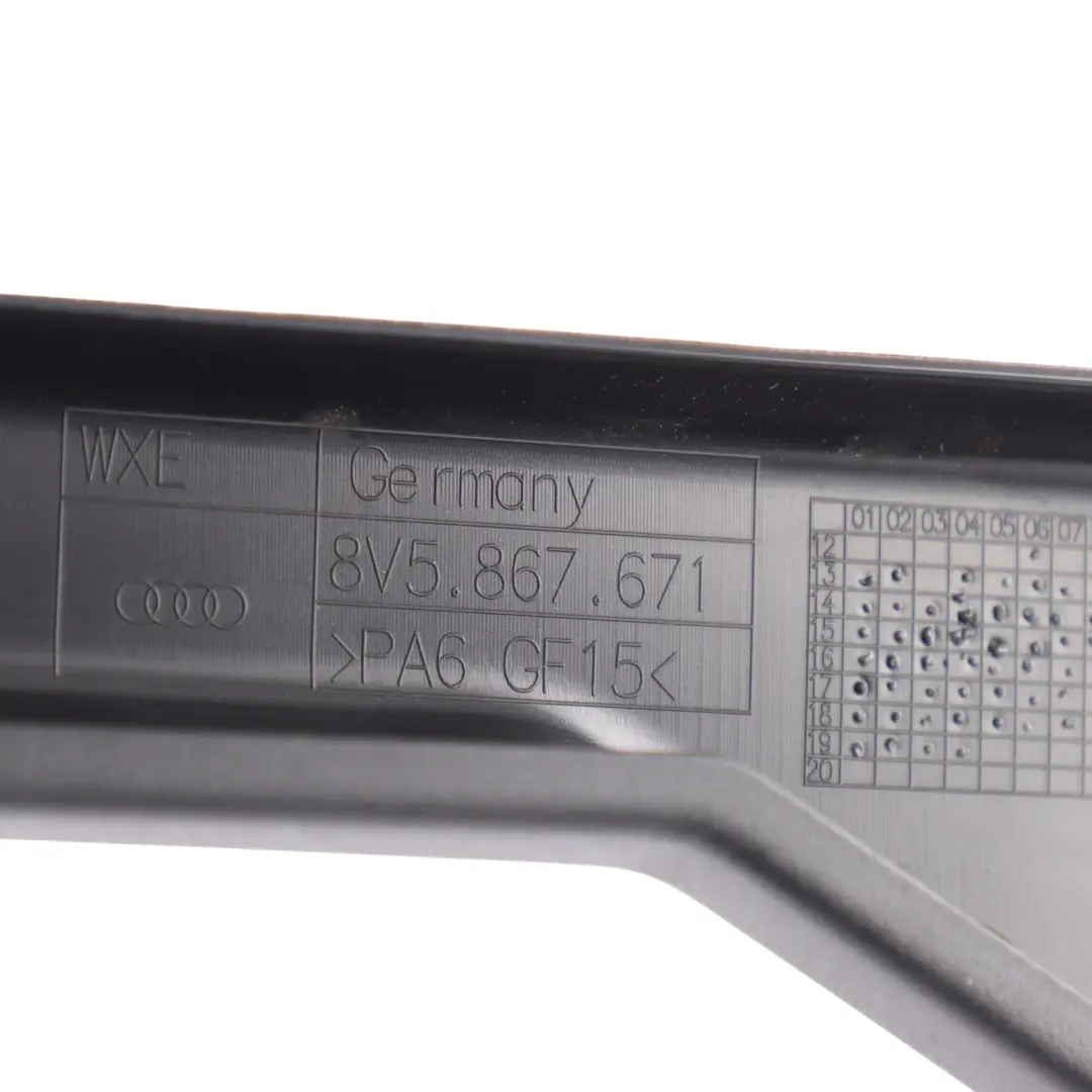 Ventana Trasera Moldura Izquierda para Audi A3 8V Berlina Marco con número de pieza 8V5867671 Audi A3 8V Berlina Marco Ventana Trasera Moldura Izquierda - SKU 8V5867671 - Número de pieza 8V5867671