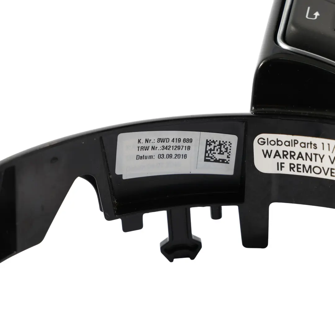 Osłona Ramka Multifunkcja Kierownicy Przyciski Panel do Audi A3 8V o numerze 8W0419689 Audi A3 8V Osłona Ramka Multifunkcja Kierownicy Przyciski Panel - SKU 8W0419689 - Numer Części 8W0419689