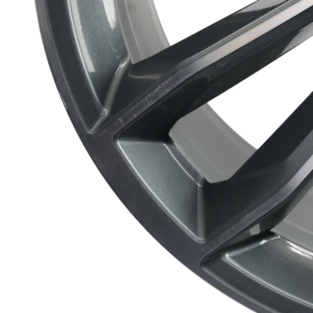 5F Felga Aluminiowa Dwukolorowa Szara 19" 8,5J ET:32 do Audi A5 S5 o numerze 8W0601025DF Audi A5 S5 5F Felga Aluminiowa Dwukolorowa Szara 19" 8,5J ET:32 - SKU 8W0601025DF-1 - Numer Części 8W0601025DF