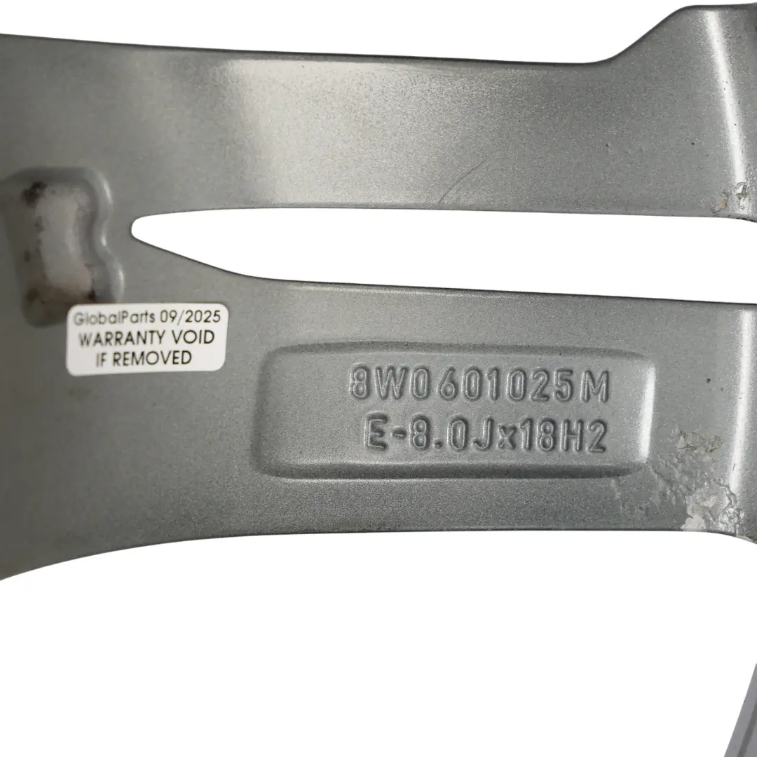 Audi A4 B9 Jante Alliage Argentée 18" 8J ET:40 Double Rayon Étoile ). - SKU 8W0601025M-1 - Numéro de pièce 8W0601025M