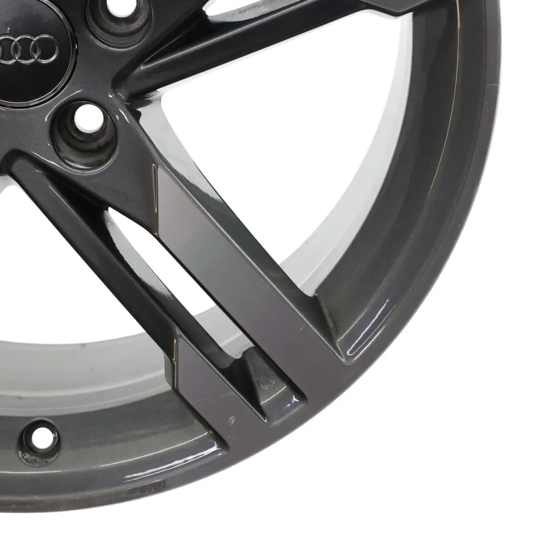 Cerchio Ruota Lega Argento 18" 8J ET:40 Stella Doppie Raze per Audi A4 B9 con numero di parte 8W0601025M Audi A4 B9 Cerchio Ruota Lega Argento 18" 8J ET:40 Stella Doppie Raze - SKU 8W0601025M-1 - Numero di parte 8W0601025M