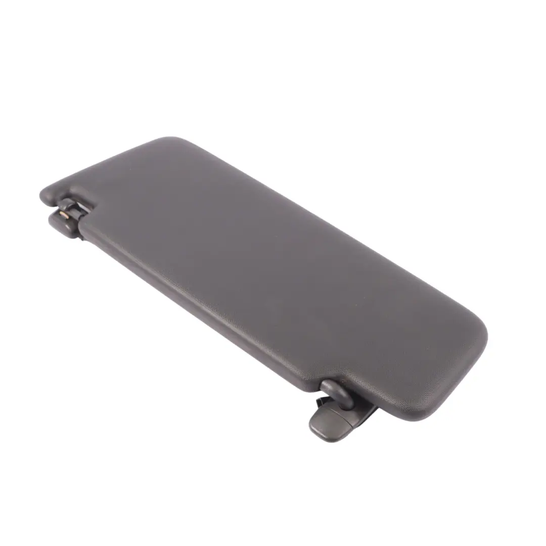 8Y Specchietto Parasole Pannello Destro Nero per Audi RS3 con numero di parte 8W0857552AL Audi RS3 8Y Specchietto Parasole Pannello Destro Nero - SKU 8W0857552AL - Numero di parte 8W0857552AL