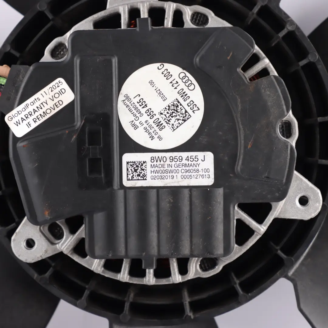 Audi A4 B9 Wentylator Wiatrak Silniczek Chłodnicy 400W - SKU 8W0959455J - Numer Części 8W0959455J