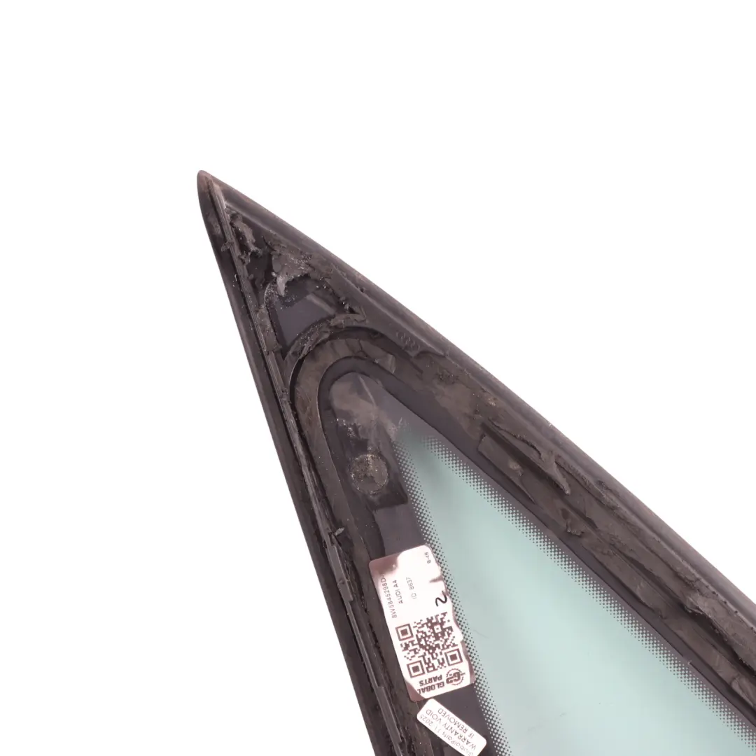 Vetro Finestrino Laterale Triangolare Posteriore Destro per Audi A4 B9 con numero di parte 8W5845298D Audi A4 B9 Vetro Finestrino Laterale Triangolare Posteriore Destro - SKU 8W5845298D-1 - Numero di parte 8W5845298D