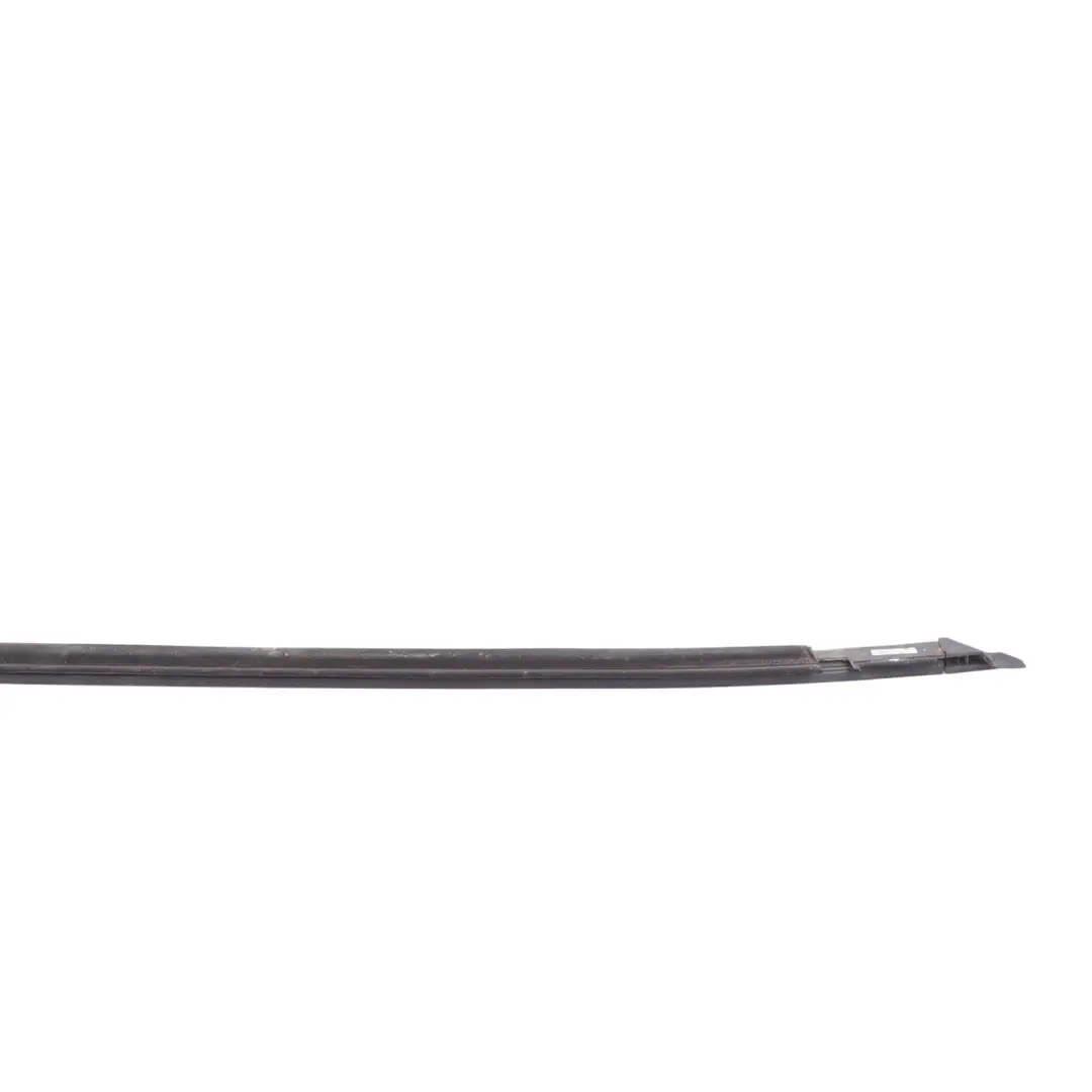 Listwa Uszczelka Szyby Przednich Drzwi Lewa do Audi A5 F5 o numerze 8W6853283C Audi A5 F5 Listwa Uszczelka Szyby Przednich Drzwi Lewa - SKU 8W6853283C - Numer Części 8W6853283C
