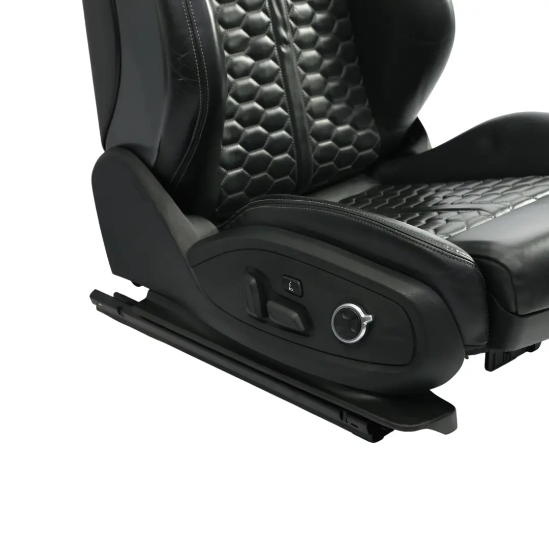 Sedile Anteriore Sport Riscaldato Memoria Pelle Anima Nero Destra per Audi RS5 F5 con numero di parte 8W6881806BF Audi RS5 F5 Sedile Anteriore Sport Riscaldato Memoria Pelle Anima Nero Destra - SKU 8W6881806BF-1 - Numero di parte 8W6881806BF