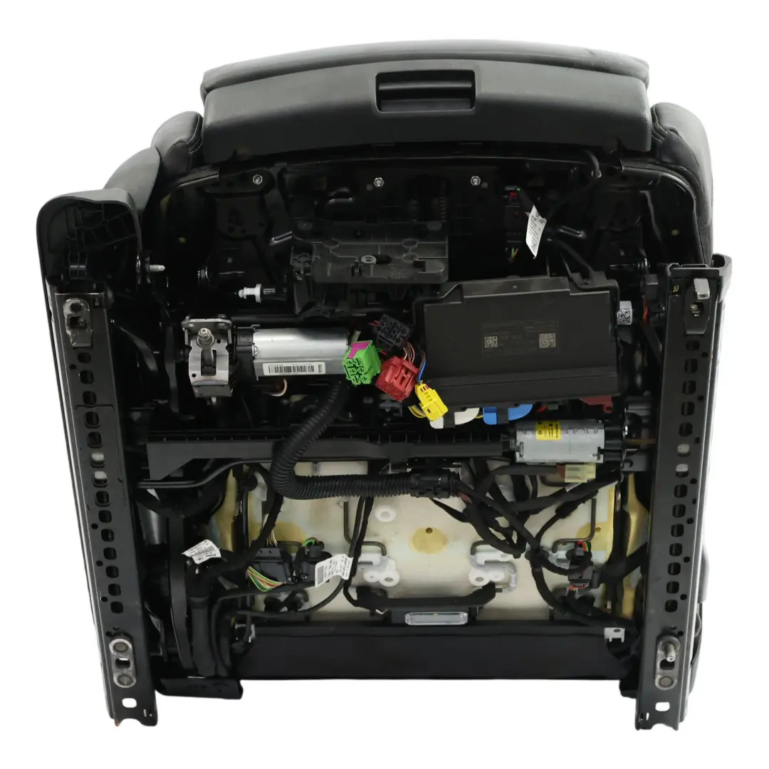 Sedile Anteriore Sport Riscaldato Memoria Pelle Anima Nero Destra per Audi RS5 F5 con numero di parte 8W6881806BF Audi RS5 F5 Sedile Anteriore Sport Riscaldato Memoria Pelle Anima Nero Destra - SKU 8W6881806BF-1 - Numero di parte 8W6881806BF