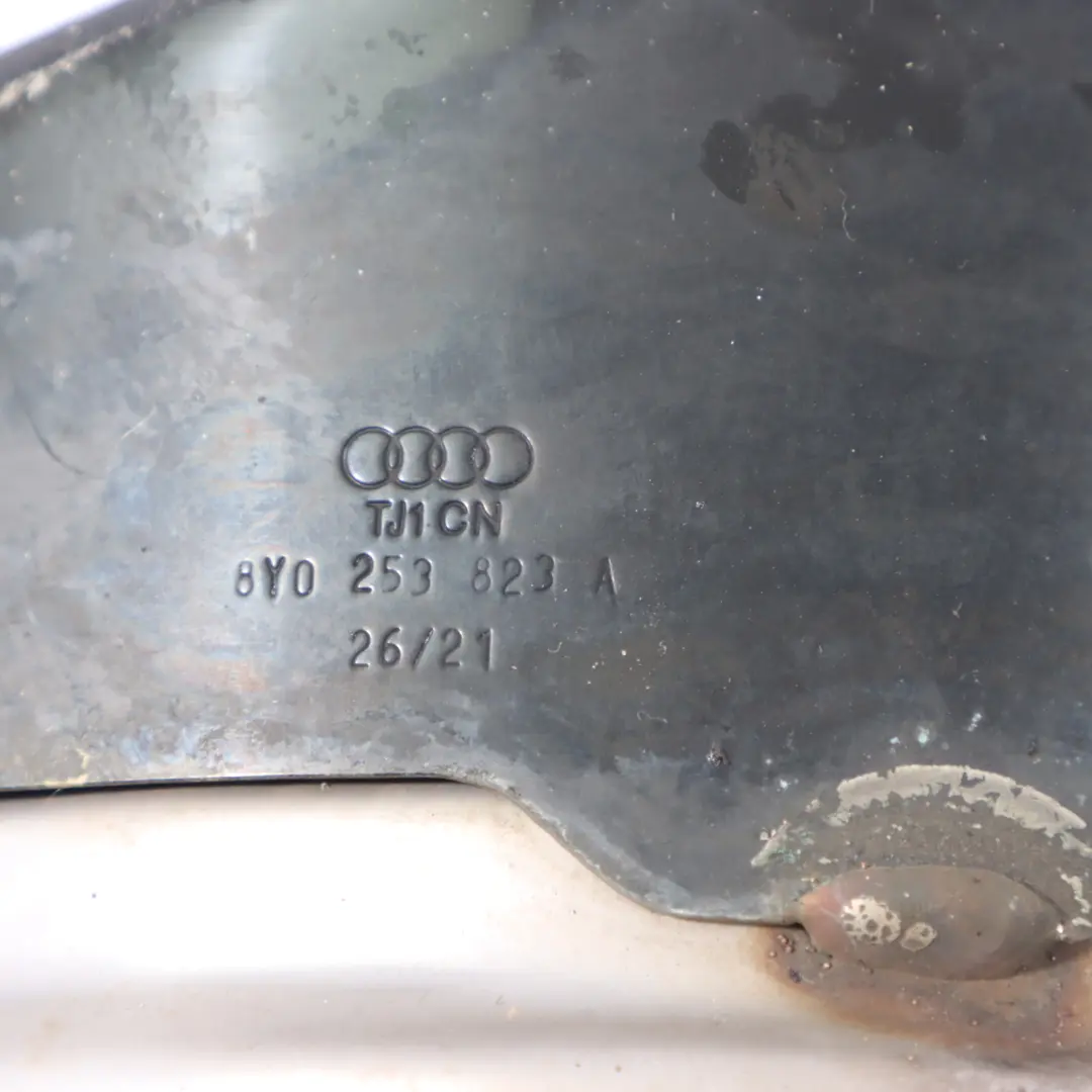 8Y Quattro Posteriore Terminale Scarico Cromato Sinistro per Audi A3 S3 con numero di parte 8Y0253823A Audi A3 S3 8Y Quattro Posteriore Terminale Scarico Cromato Sinistro - SKU 8Y0253823A - Numero di parte 8Y0253823A