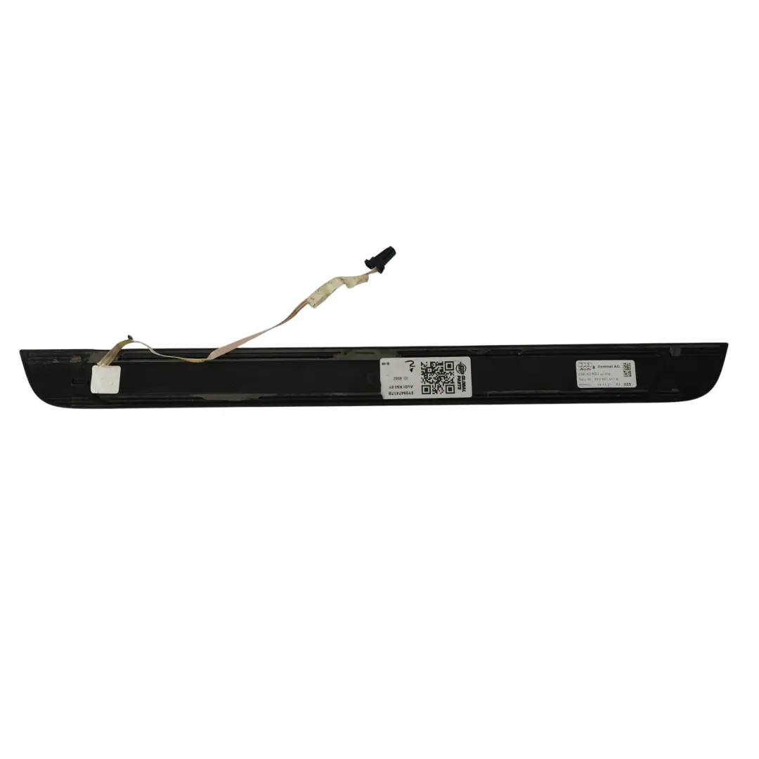 8Y Davanzale Anteriore Ingresso Bordo Illuminato Destro per Audi RS3 con numero di parte 8Y0947417B Audi RS3 8Y Davanzale Anteriore Ingresso Bordo Illuminato Destro - SKU 8Y0947417B - Numero di parte 8Y0947417B
