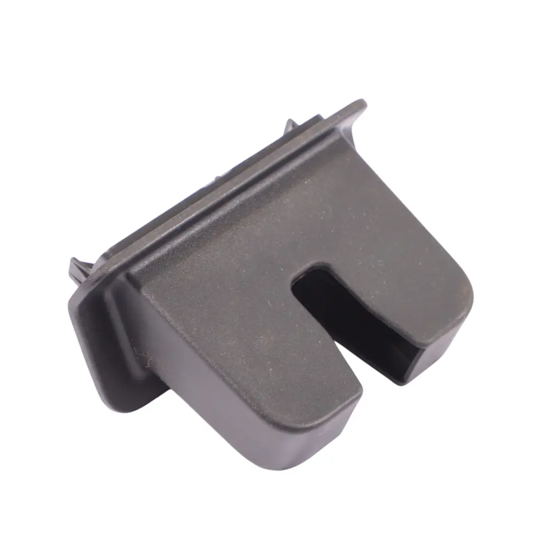 Audi A3 S3 RS3 8Y Berline Cache-Loquet De Verrouillage De Hayon - SKU 8Y5827520 - Numéro de pièce 8Y5827520