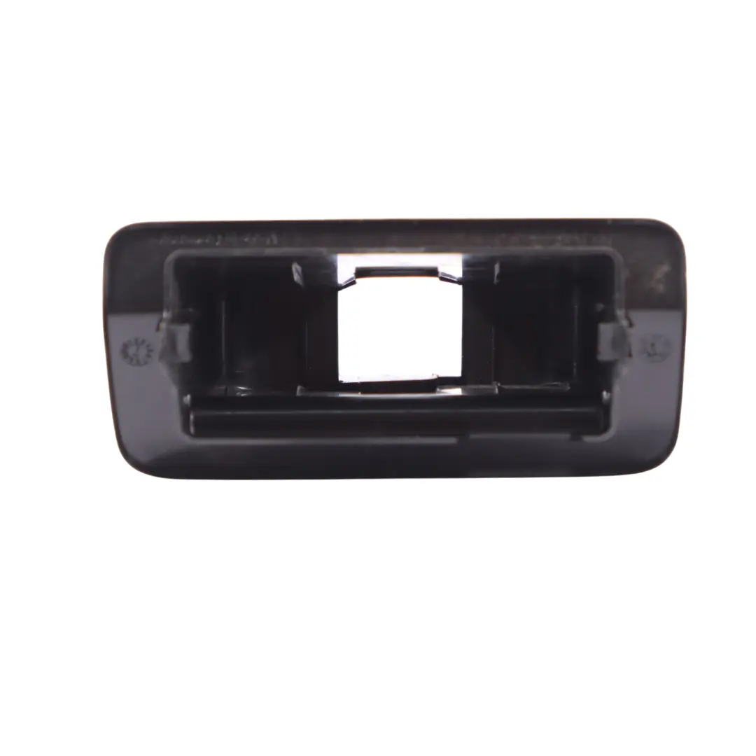 Audi A3 S3 RS3 8Y Berline Cache-Loquet De Verrouillage De Hayon - SKU 8Y5827520 - Numéro de pièce 8Y5827520