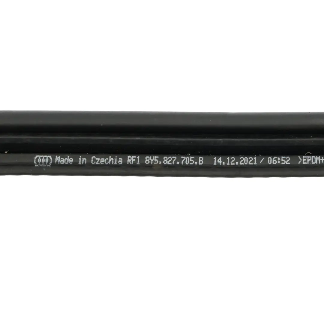 8Y Sportback Junta De Goma Para Maletero Portón Trasero para Audi A3 RS3 con número de pieza 8Y5827705C Audi A3 RS3 8Y Sportback Junta De Goma Para Maletero Portón Trasero - SKU 8Y5827705C - Número de pieza 8Y5827705C