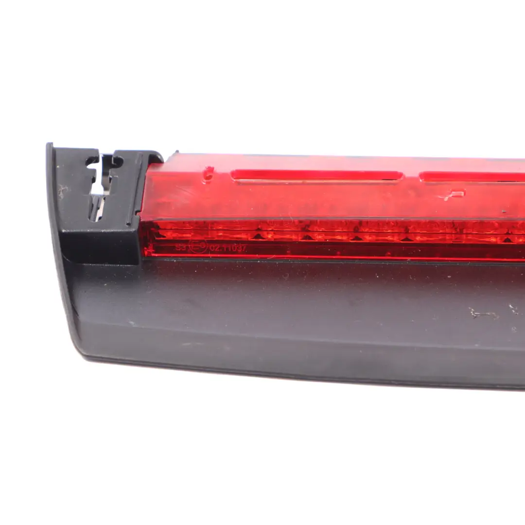8Y Tylne Środkowe Światło Hamowania Lampa Stopu do Audi A3 S3 RS3 o numerze 8Y5945097C Audi A3 S3 RS3 8Y Tylne Środkowe Światło Hamowania Lampa Stopu - SKU 8Y5945097C - Numer Części 8Y5945097C