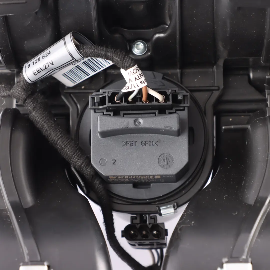 Centre Console Air Vent Heater Blower Motor Housing to BMW X6 F16 with Part number 9272650 BMW X6 F16 Centre Console Air Vent Heater Blower Motor Housing - SKU 9266628 - Part number 9272650