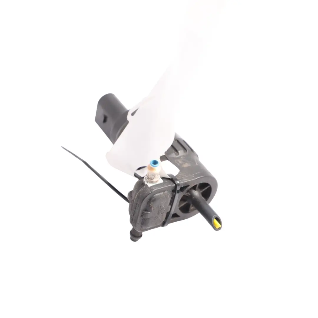 Scheiben Waschanlagen Pumpe für Porsche Macan 95B mit Teilenummer 95562817201 Porsche Macan 95B Scheiben Waschanlagen Pumpe - SKU 95562817201 - Teilenummer 95562817201