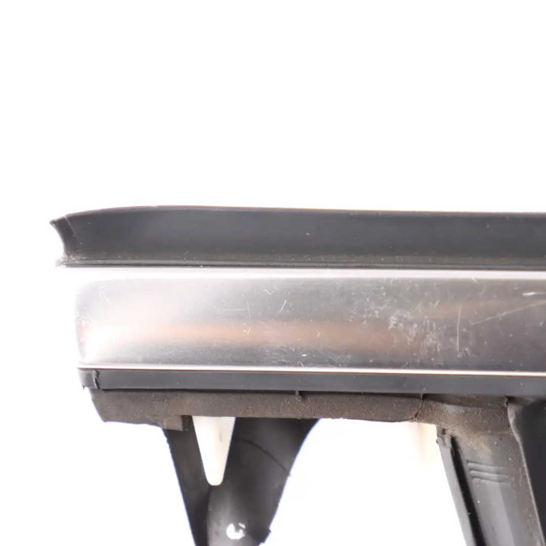 Junta Guía Ventana Puerta Delantera Derecha 7P0837432H para Porsche Cayenne 92A con número de pieza 95853143202 Porsche Cayenne 92A Junta Guía Ventana Puerta Delantera Derecha 7P0837432H - SKU 95853143202-1 - Número de pieza 95853143202