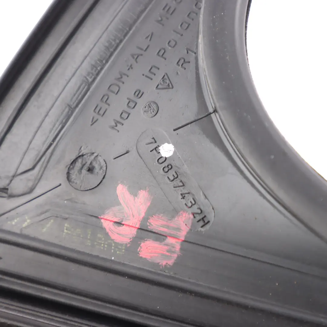 Uszczelka Prowadnica Szyby Drzwi Prawy Przód 7P0837432H do Porsche Cayenne 92A o numerze 95853143202 Porsche Cayenne 92A Uszczelka Prowadnica Szyby Drzwi Prawy Przód 7P0837432H - SKU 95853143202-1 - Numer Części 95853143202